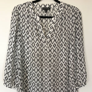 Banana Republic B&W Graphic Print Blouse Sz M